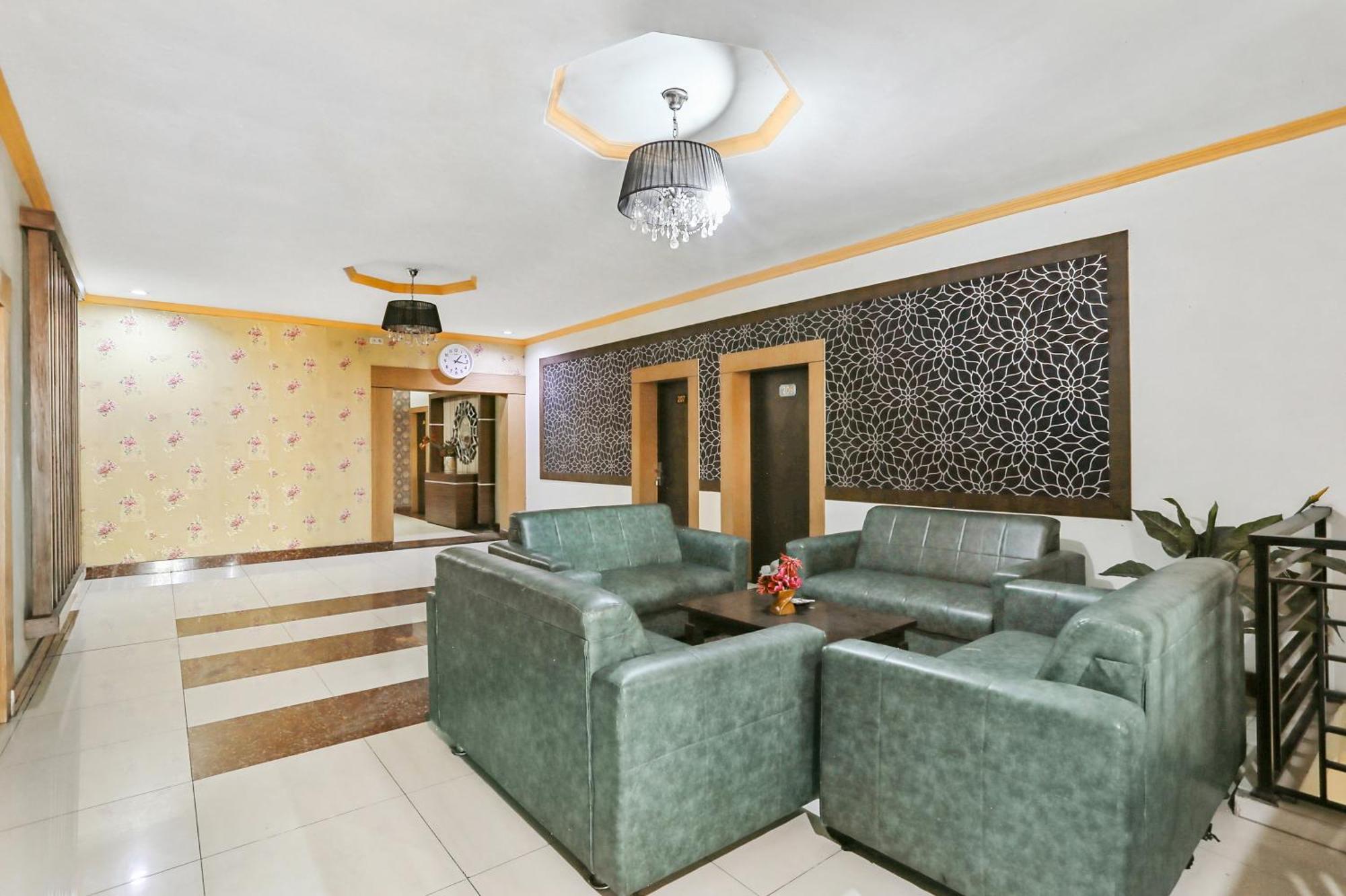 Collection O 93163 Hotel Grand Kartika Pare-Pare Экстерьер фото